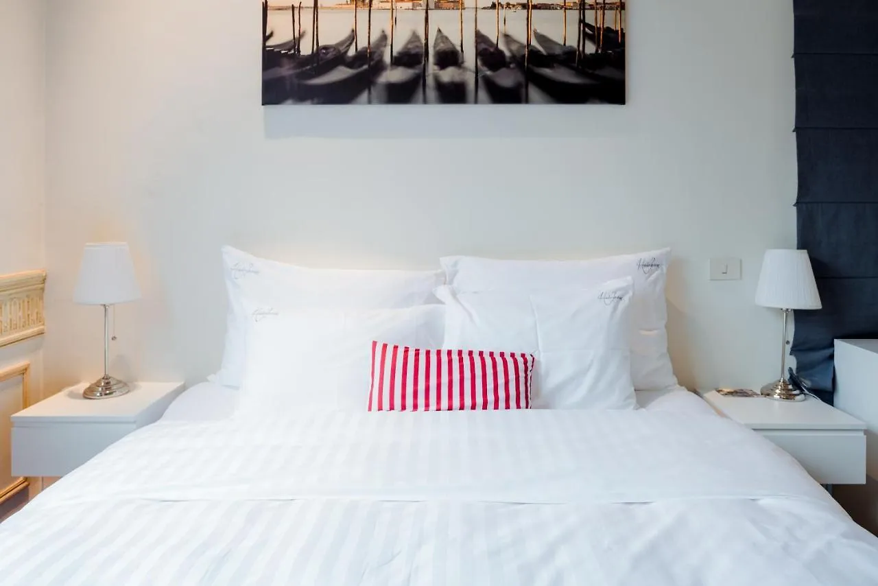 Heirloom Hotels - The House Of Trade Gent Apartman